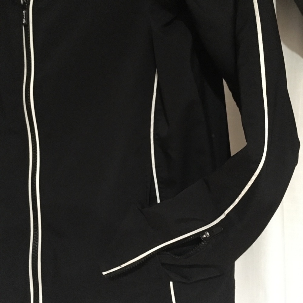 Women’s light exercise sweater